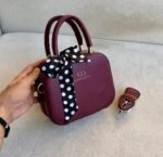 ⁦شنطة يد وكروس Christian Dior – أناقة تليق بكِ⁩ - الصورة ⁦2⁩