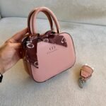⁦شنطة يد وكروس Christian Dior – أناقة تليق بكِ⁩ - الصورة ⁦3⁩